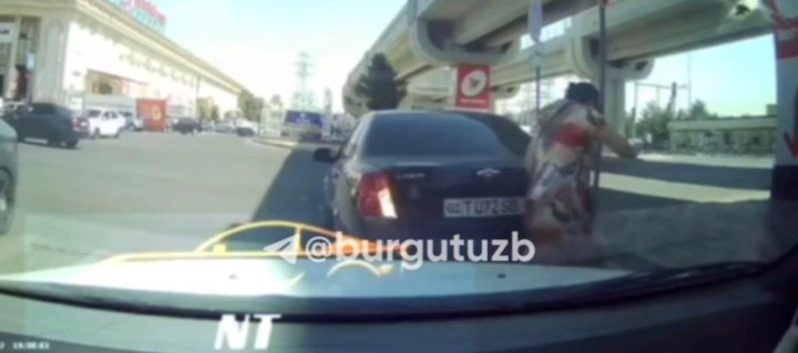 В Ташкенте водитель lacetti сбил женщину и пытался сбежать – видео