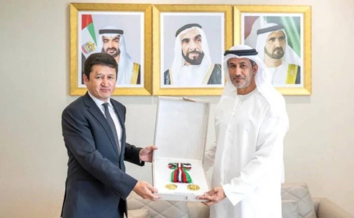 Посла Узбекистана в ОАЭ наградили орденом «Независимость» первой степени