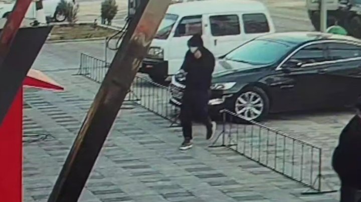 Неудачный побег: Интернет-мошенника задержали в Ташкенте при попытке сбежать из страны