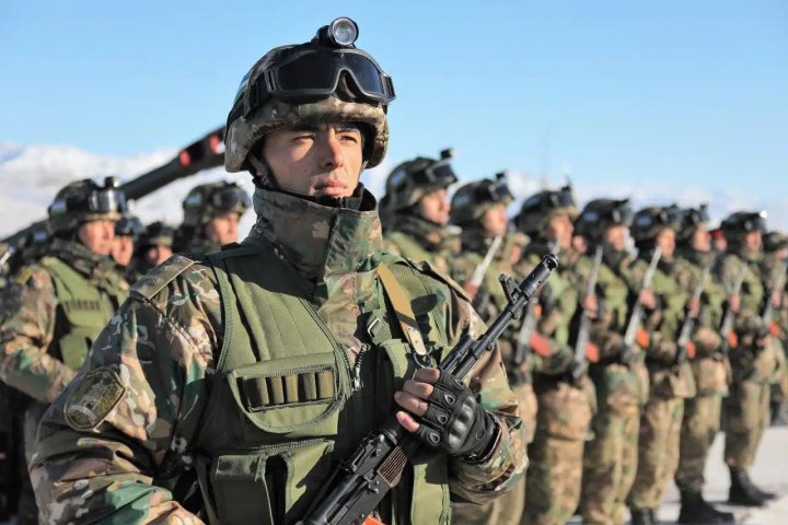 В Узбекистане утвердили программу профобучения и льготных кредитов для солдат-срочников