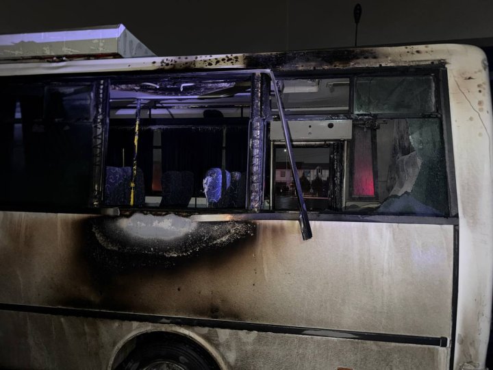 На АГНКС в Фергане загорелись два транспортных средства