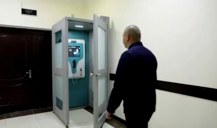 Сколько раз в год осужденные могут совершать видеозвонки из колоний Узбекистана?